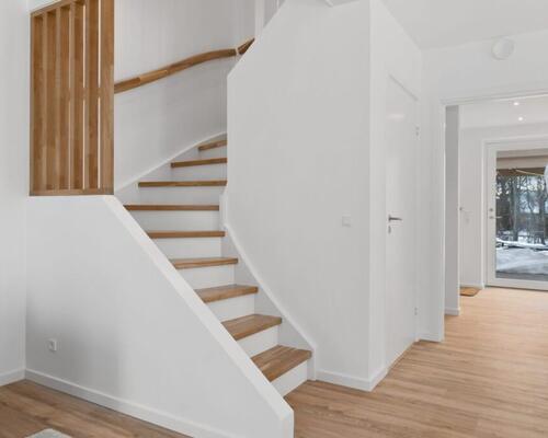 Fantastisk 4-værelses rækkehus i 2 plan med terrasse