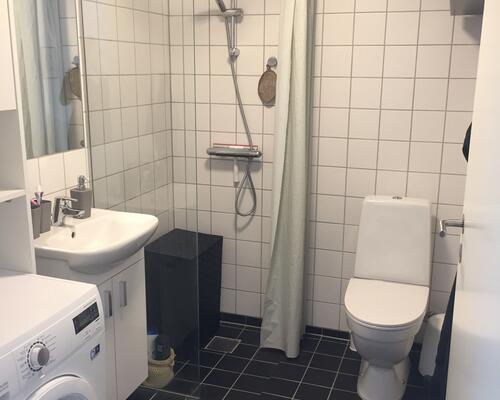 Delevenlig lejlighed med altan