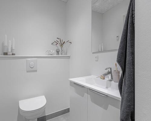 Stort 4-værelses rækkehus med egen terrasse.