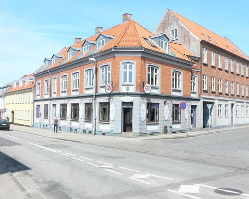 Sor 2V'er på Absalonsgade