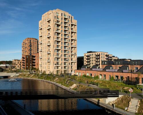 3-værelses stuelejlighed med tre terrasser