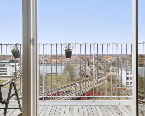 Stort 4-værelses rækkehus på toppen af Vanlæse med med privat altan