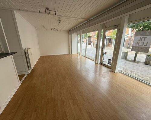 Butik til leje i Grindsted Centrum. 82m2 + 82m2 kl