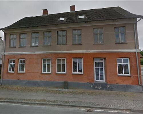 Helt ny istandsat 2 værelses lejlighed