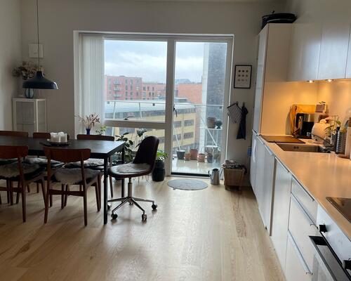 Delevenlig lejlighed med altan i Aarhus C