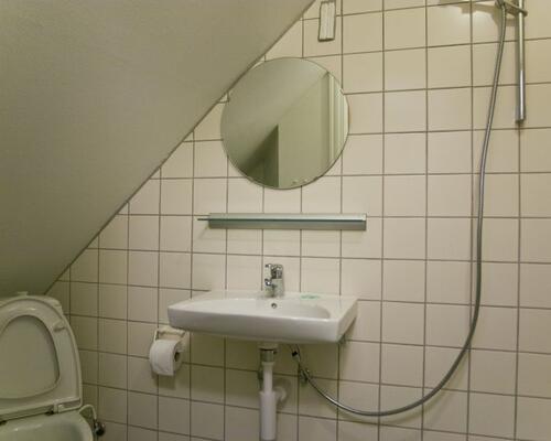 Billig 1v med altan