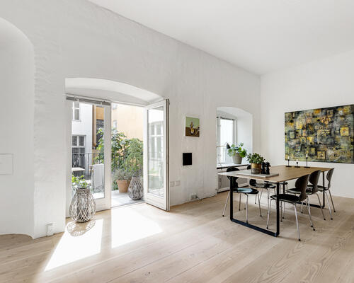 Charmerende bolig mellem Kongens Nytorv og Marmorkirken