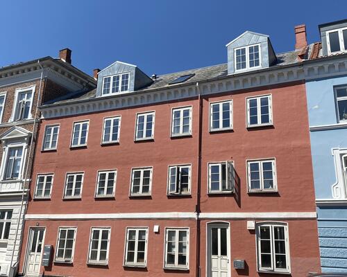 Nyopført lejlighed med bedste beliggenhed