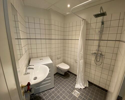 Istandsat og indflytningsklar lejlighed i Valby – ledig fra 1. oktober