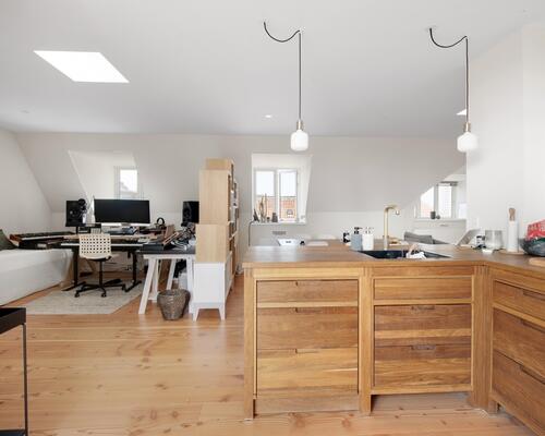 Amazing penthouse apartment with a terrace on 13 m2