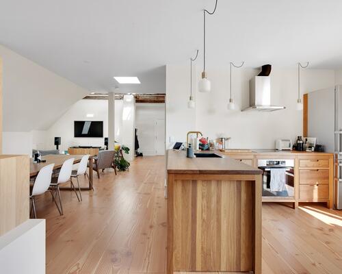 Amazing penthouse apartment with a terrace on 13 m2