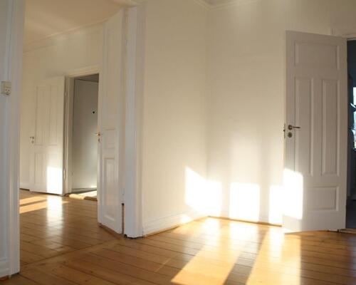 Flot højloftet lejlighed i Søndergade