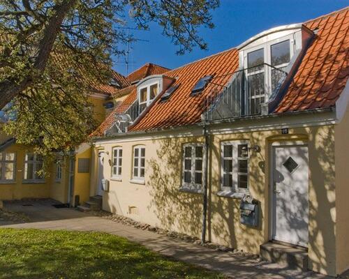 Central lejlighed "Rækkehus" i privat gård