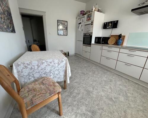 Lys og rummelig 2-værelses lejlighed midt i Tønder – hele 102 m²