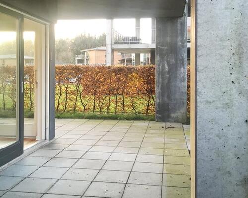 Skøn 4-værelses lejlighed i stueplan