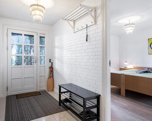 Dejligt møbleret halvt dobbelthus med 4 soveværelser udlejes i kortere perioder 1-6 mdr.