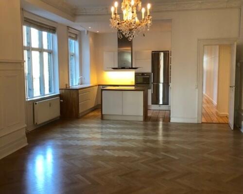 8 værelses lejlighed i Frederiksberg C