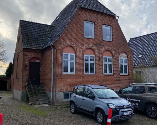 Stor 2-vær lejlighed i Dalum