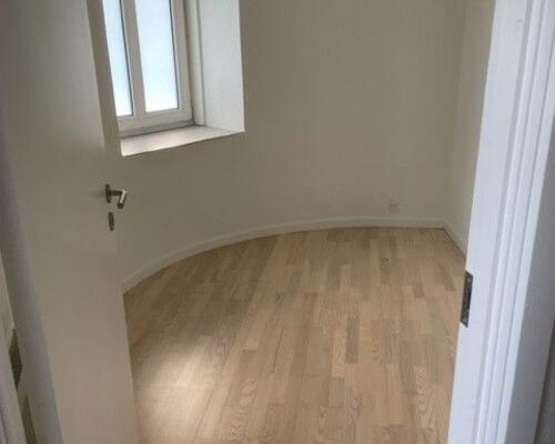 Kælderlejlighed tæt på centrum