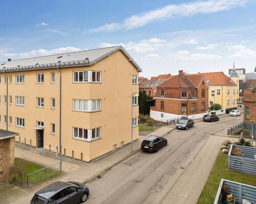 Sydvendt altan - og gratis parkering