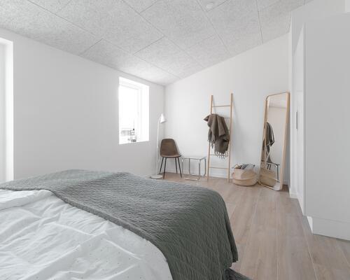 Stort 3-værelses rækkehus i 2-plan. Obs. alle billeder, plantegninger og visualiseringer er vejledende.