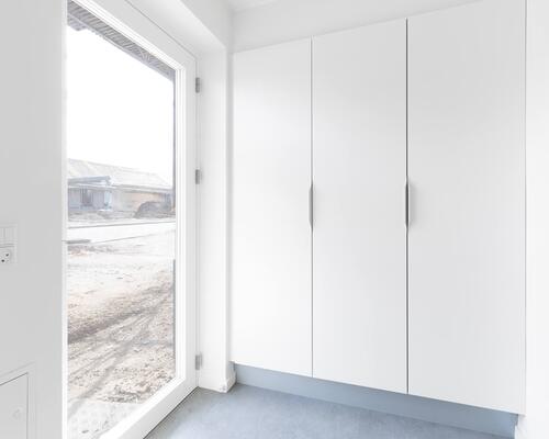 Stort 3-værelses rækkehus i 2-plan. Obs. alle billeder, plantegninger og visualiseringer er vejledende.