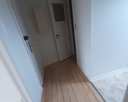 Fin 2 vær nær centrum
