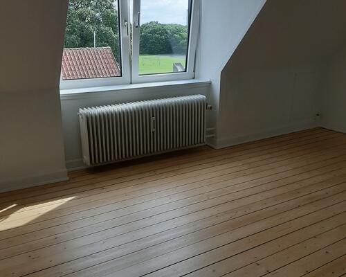 Fin 2 vær nær centrum