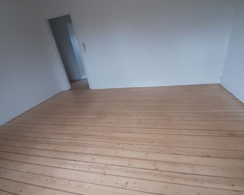 Fin 2 vær nær centrum