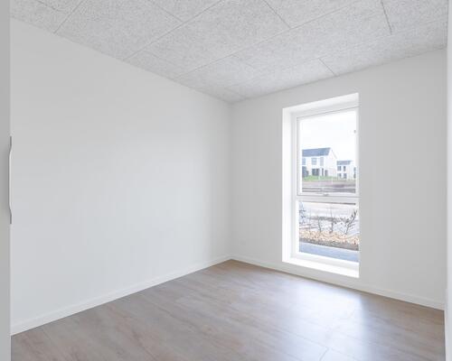 Skønt 4-værelses rækkehus på 106 m2 (93 m2 BBR) i 2-plan.