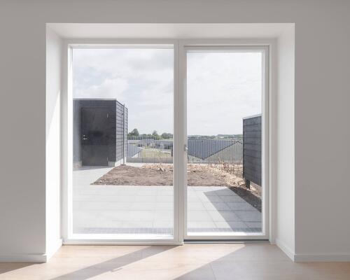 Skønt 4-værelses rækkehus på 106 m2 (93 m2 BBR) i 2-plan.