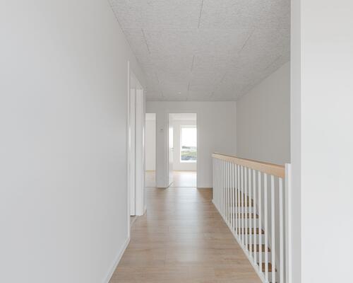 Skønt 4-værelses rækkehus på 106 m2 (93 m2 BBR) i 2-plan.
