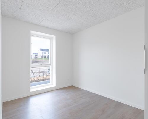 Skønt 4-værelses rækkehus på 106 m2 (93 m2 BBR) i 2-plan.