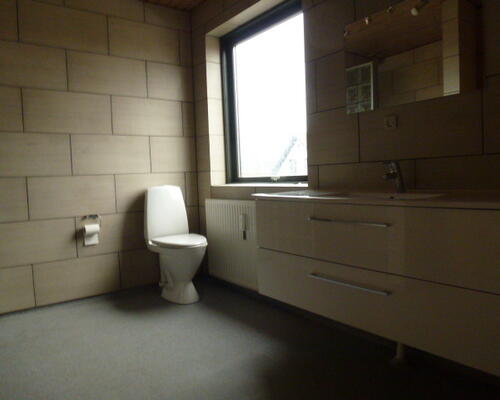 Stor, 4-Værelses Lejlighed I Frederikshavn