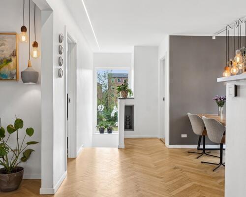 Totalrenoveret halv dobbelthus i Brabrand