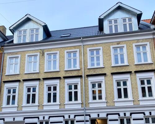 Stor 1 vær. lejlighed i vestbyen nær centrum