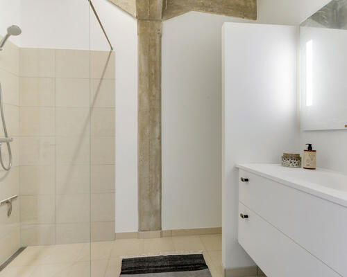 Fantastisk 2-værelses lejlighed på Strandvejen i New Yorker-stil