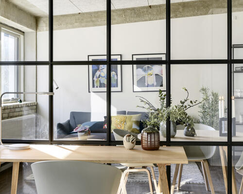 Fantastisk 2-værelses lejlighed på Strandvejen i New Yorker-stil