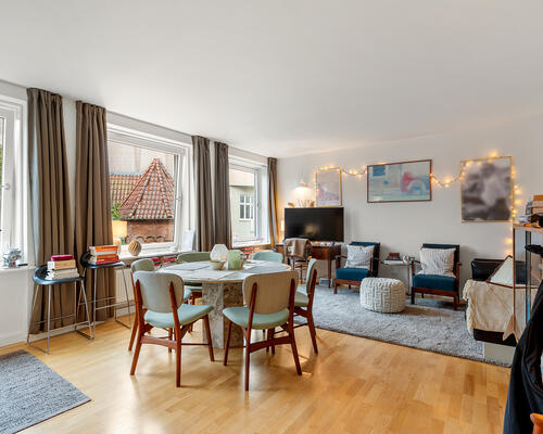 🏠 Lejlighed til leje i hjertet af Odense C – mere centralt bliver det ikke!