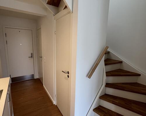 Nyopført moderne lejlighed i to plan.