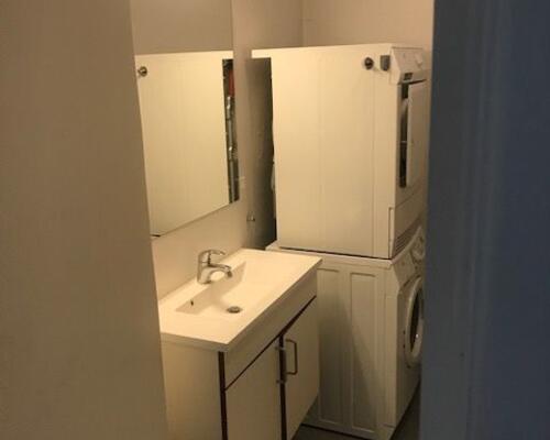 2 vær. centralt beliggende i Hammel