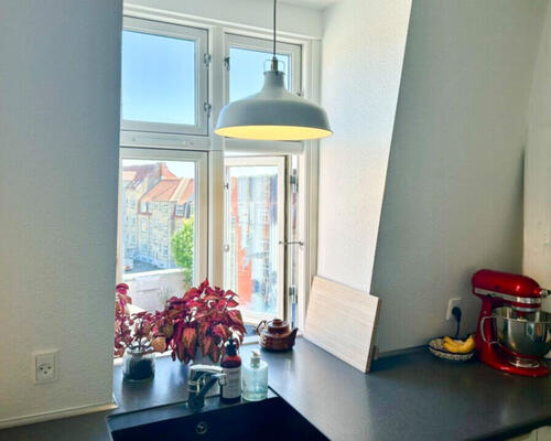 Lys og hyggelig 2-værelses lejlighed tæt på Østre Anlæg