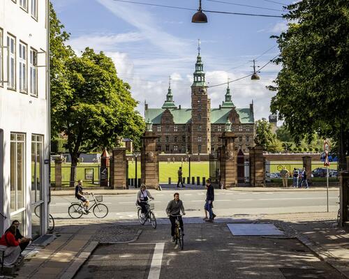 Charmerende møbleret lejlighed | København K.