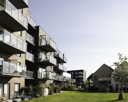 Egedal Stationsby - Lys og rummelig 2 vær. lejebolig med to store altaner