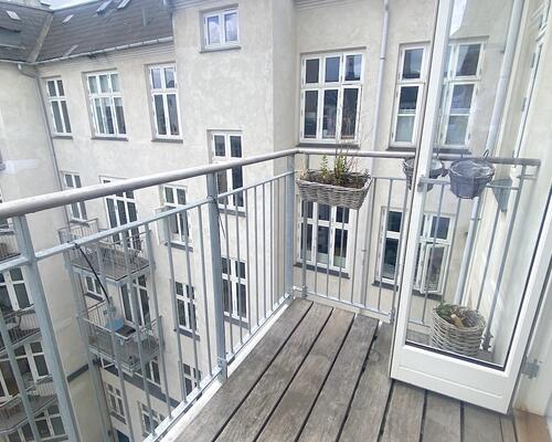 Skøn lejlighed med to altaner på Østerbro (Kun 1 År)