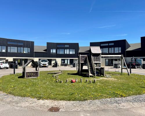 Rækkehus i populært kvarter med egen have og parkering