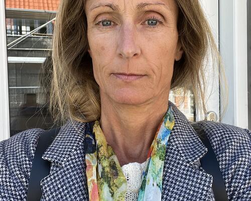 Kvinde på 52 med søn på 20