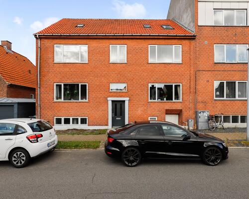 Rummelig 3-værelses i Jyllandsgade