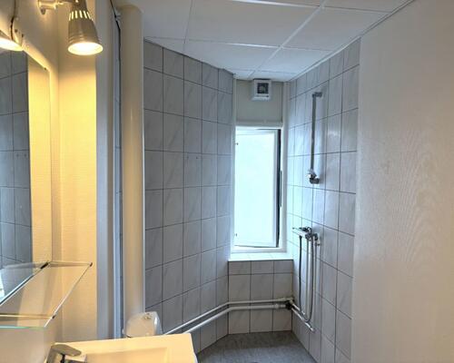 Flot istandsat delevenlig herskabslejlighed i Overgade – Odense C – 109 Kvm