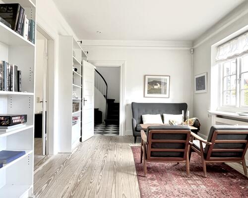 Stor klassisk palævilla midt i Vedbæk